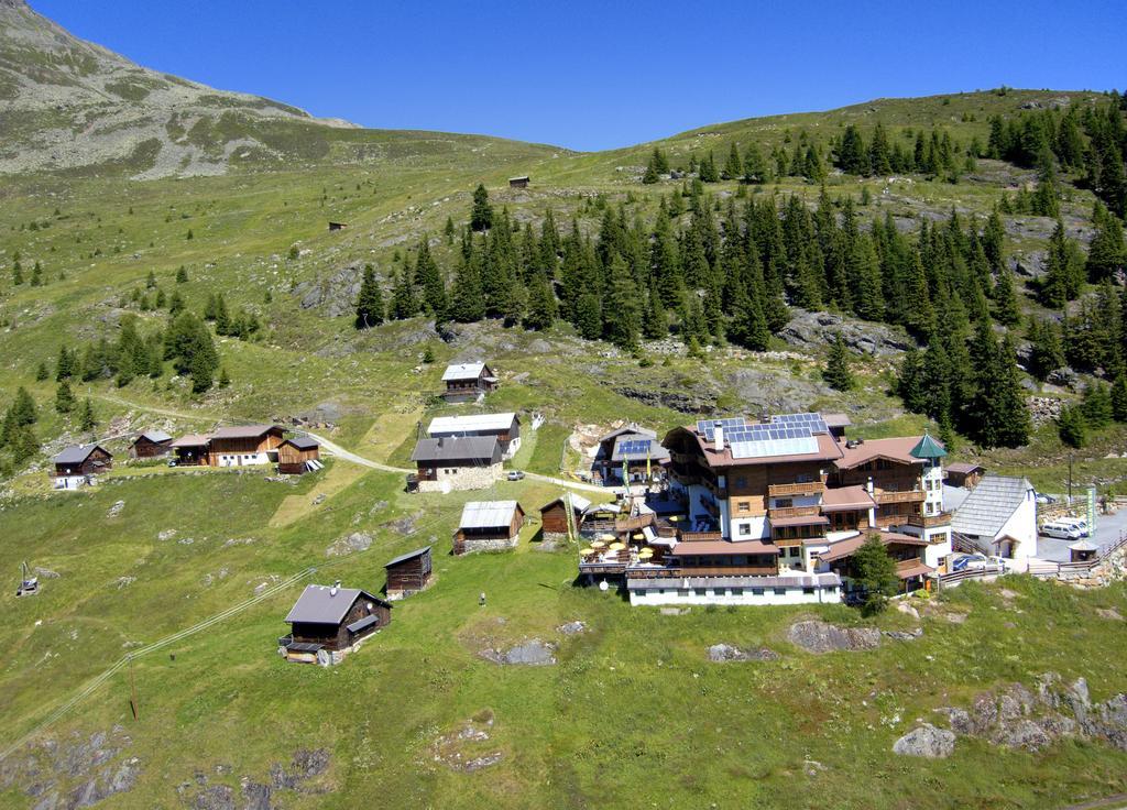 Hotel Silbertal - Almhuetten Sölden Rum bild