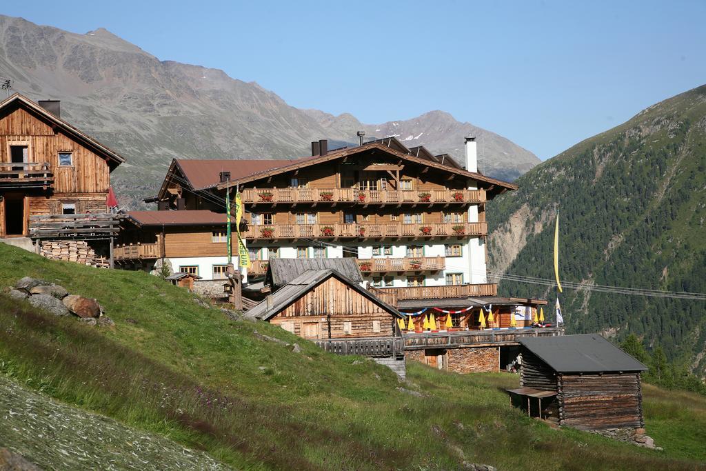 Hotel Silbertal - Almhuetten Sölden Rum bild