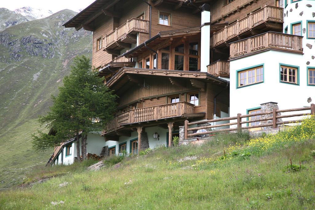 Hotel Silbertal - Almhuetten Sölden Rum bild