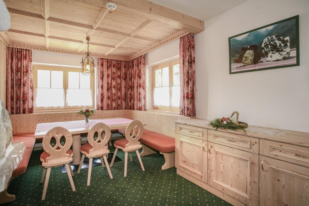 Hotel Silbertal - Almhuetten Sölden Exteriör bild